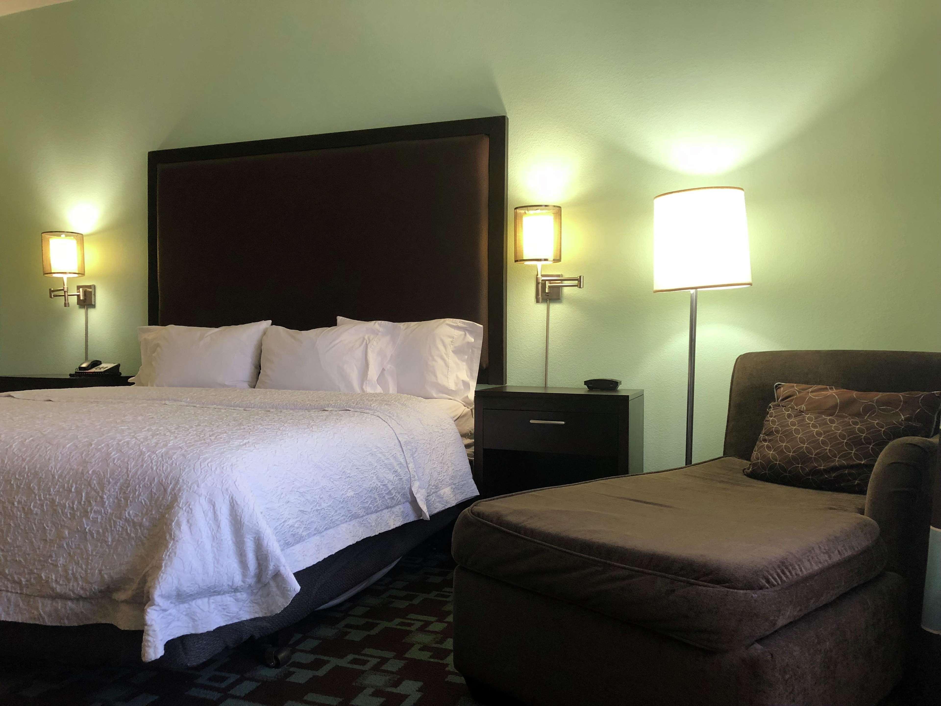 Hampton Inn & Suites Nashville At Opryland Exterior foto